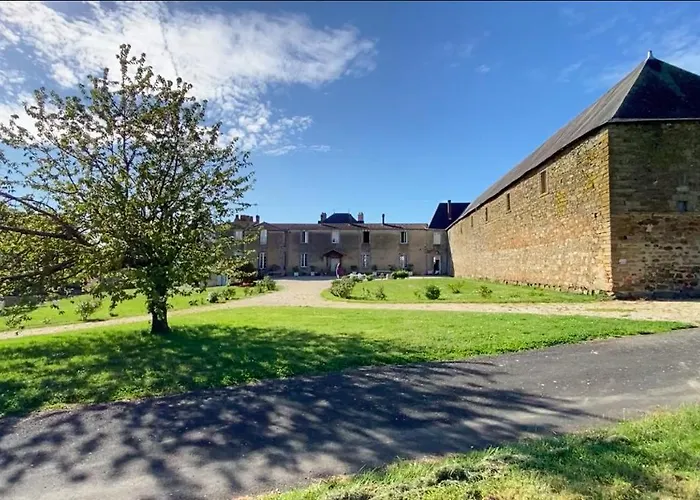 Château Du Parc Soubise En Vendée Hébergement de vacances Mouchamps