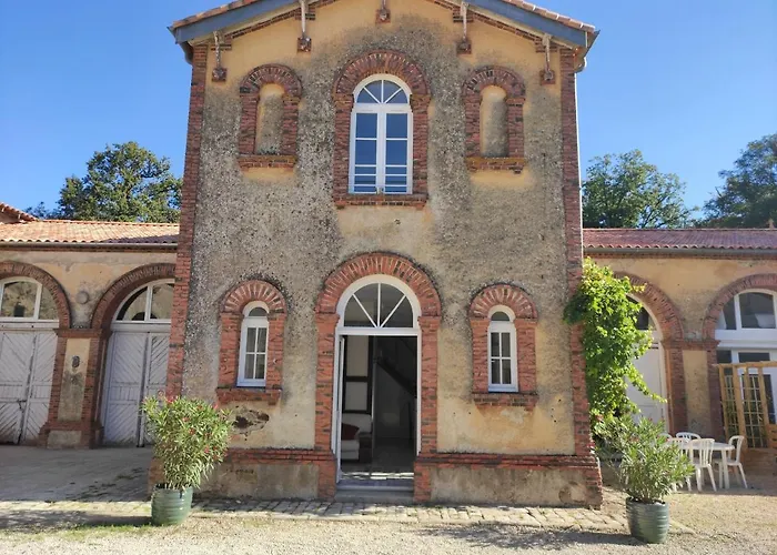 Château Du Parc Soubise En Vendée * Mouchamps